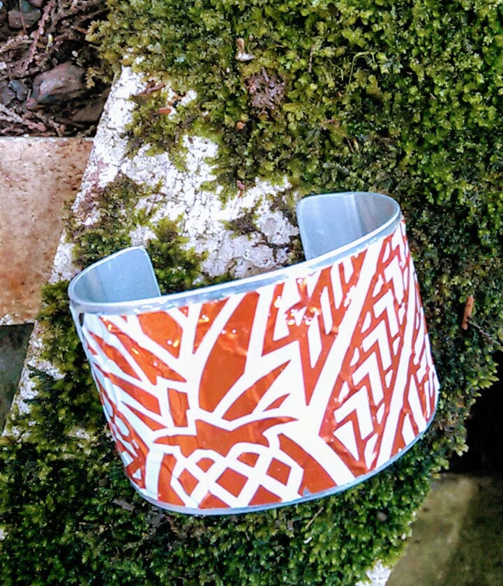 Handgemachtes Ananas Tattoo Armreif Recycelter Aluminium Boho Schmuck von Soda2Art