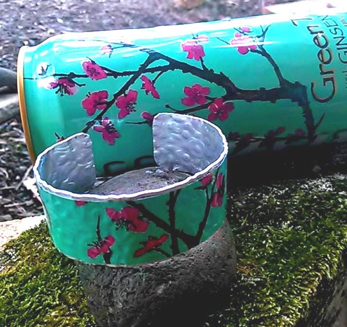 Kirschblüten-Manschettenarmband - Metall-Manschette, Blumenschmuck, Umweltfreundlich, Unisex Bengal Handmade von Soda2Art