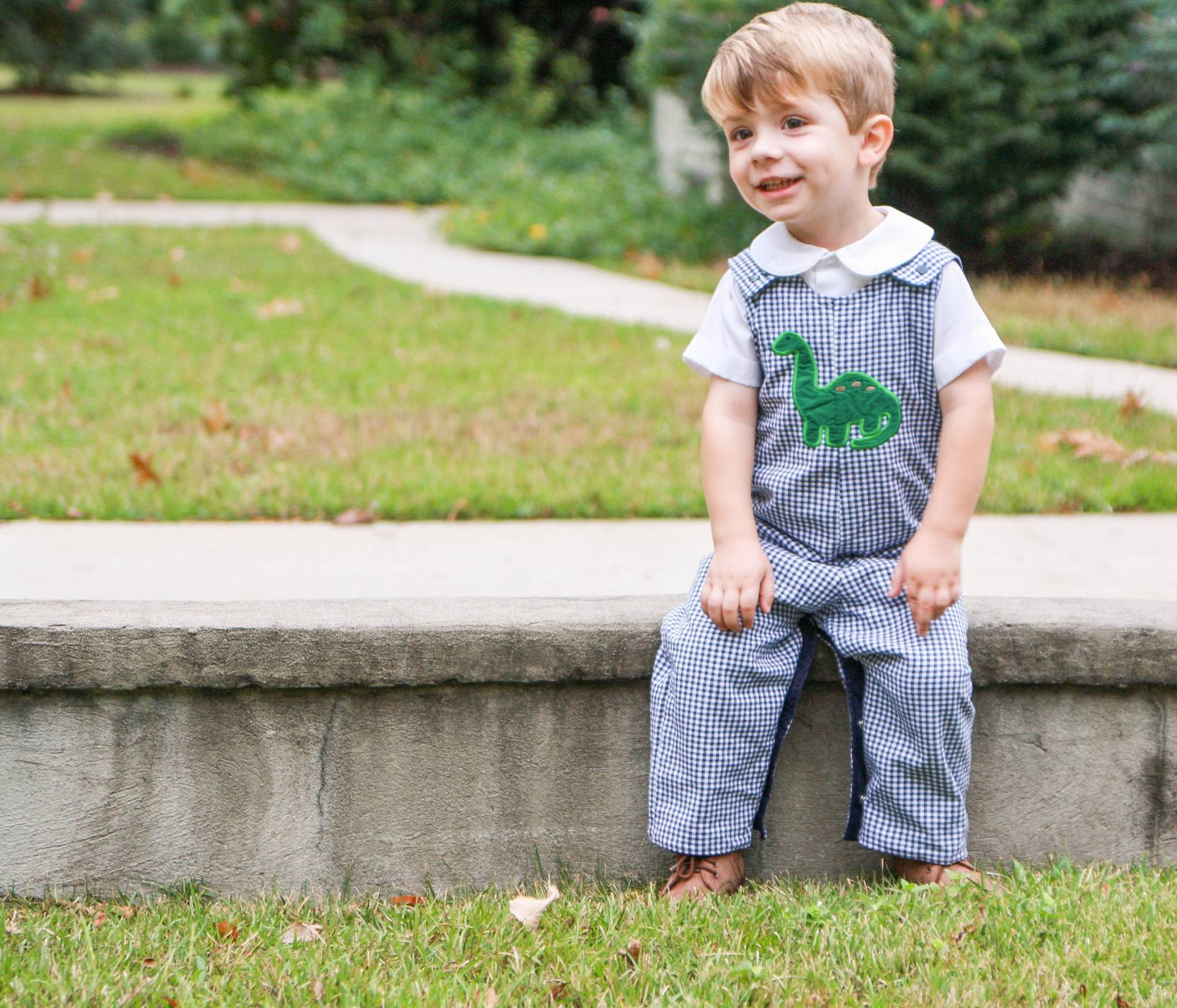 Dinosaurier Overall Für Jungen - Marine Gingham Strampler Personalisierte Dino Outfit Baby Herbst Kleidung Geburtstagsparty von SodaCitySewing