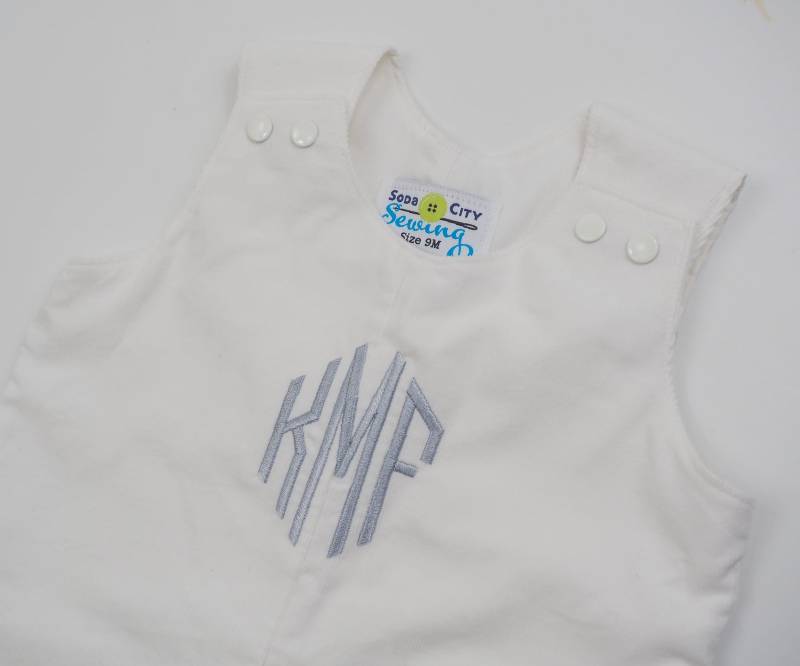 Jungen Taufe Outfit - Winter Hochzeit Ring Träger Anzug Baby Boy Strampler Weiße Cord Longalls Monogrammierte Kleidung von SodaCitySewing