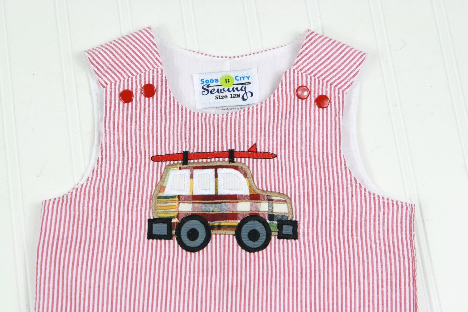 Sommer Romper - Baby Outfit Hipster Mit Vintage Kombi Surfbrett Roter Seersucker Jon Sommer Romper - Baby Outfit Hipster Mit Vintage Kombi Surfbrett Roter Seersucker Jon von SodaCitySewing