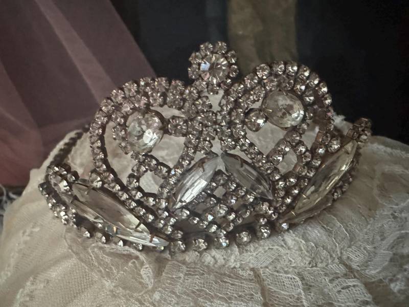 Stunning Sweet Large Victorian Crown , Tiara, Diadem, Strass Antique From France, Brocante von SoeurCoeur