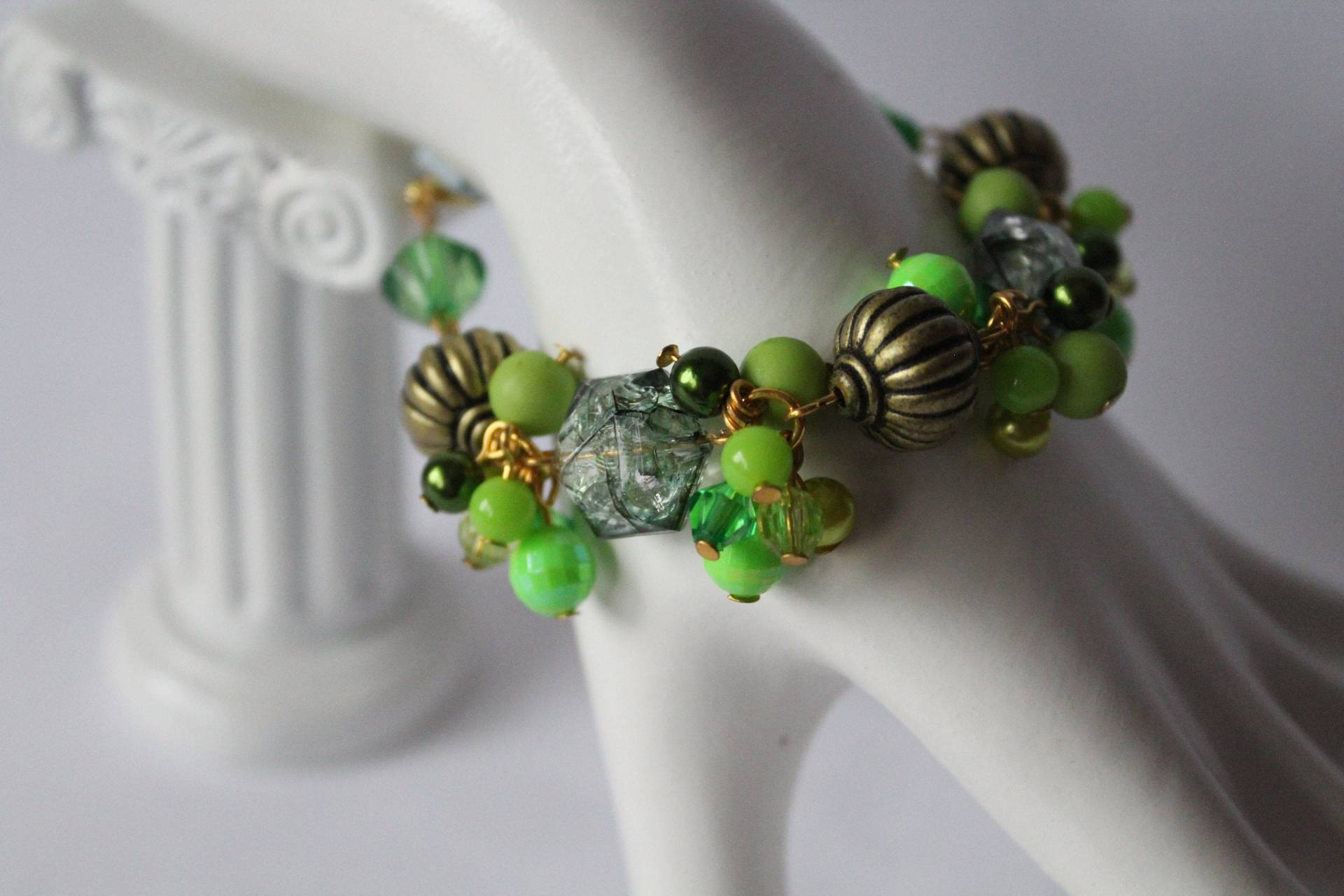 Grünes Cluster Perlenarmband Grünes Cluster Perlenarmband von SofiaFerreiraDesigns