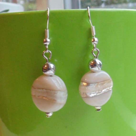 Weiße Glasperlen Ohrringe - Zwei Designs Weiße Glasperlen Ohrringe - Zwei Designs von SofiaFerreiraDesigns