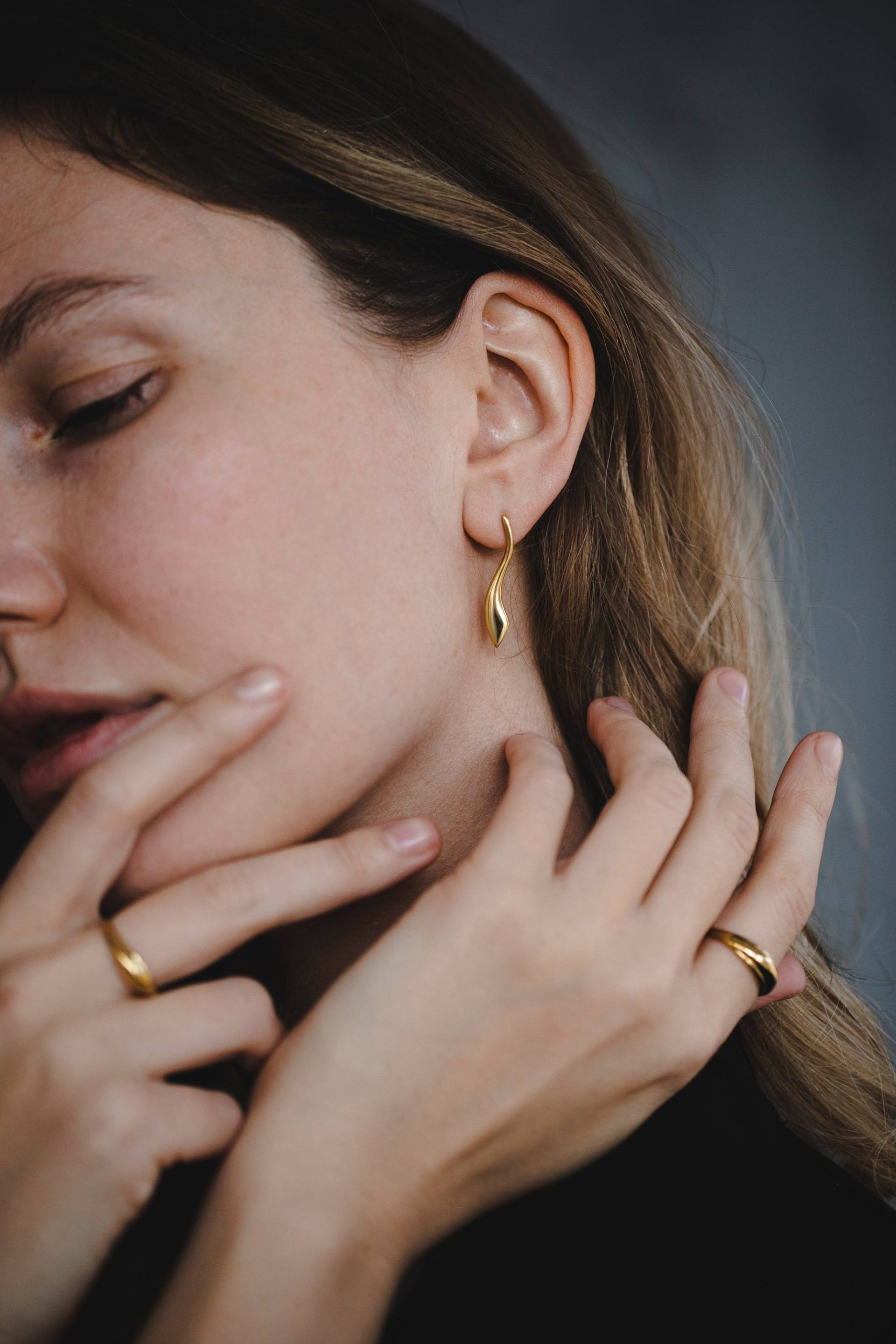 Eva Ohrringe, Gold Ohrringe 14K, Massivgold 14K Lange Gelbgold Große Geometrisch von SofiaKovJewelry