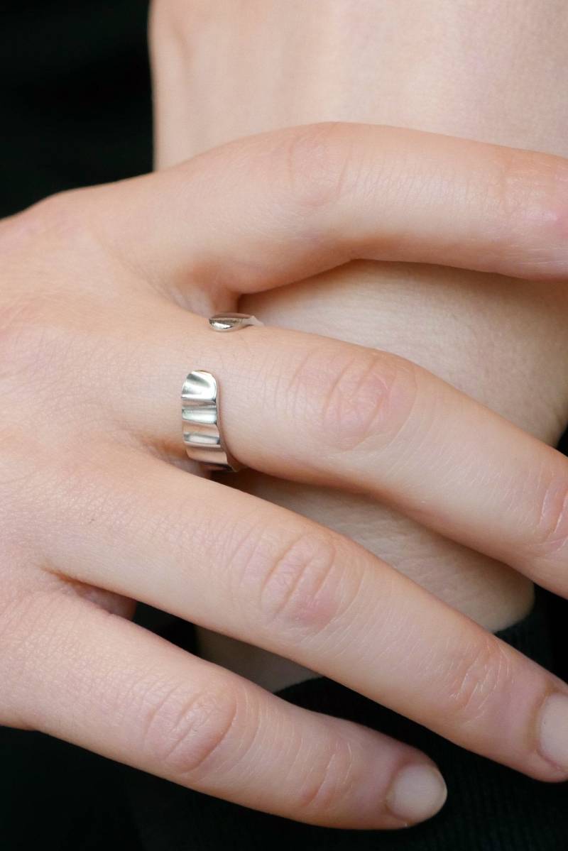 Offener Silberring, Verstellbarer Sterling Strukturierte Silberringe, Einzigartiger Mattring, Breites Silberbandring Offener Silberring, Verstellbarer Sterling Strukturierte Silberringe, Einzigartiger Mattring, Breites Silberbandring von SofiaKovJewelry