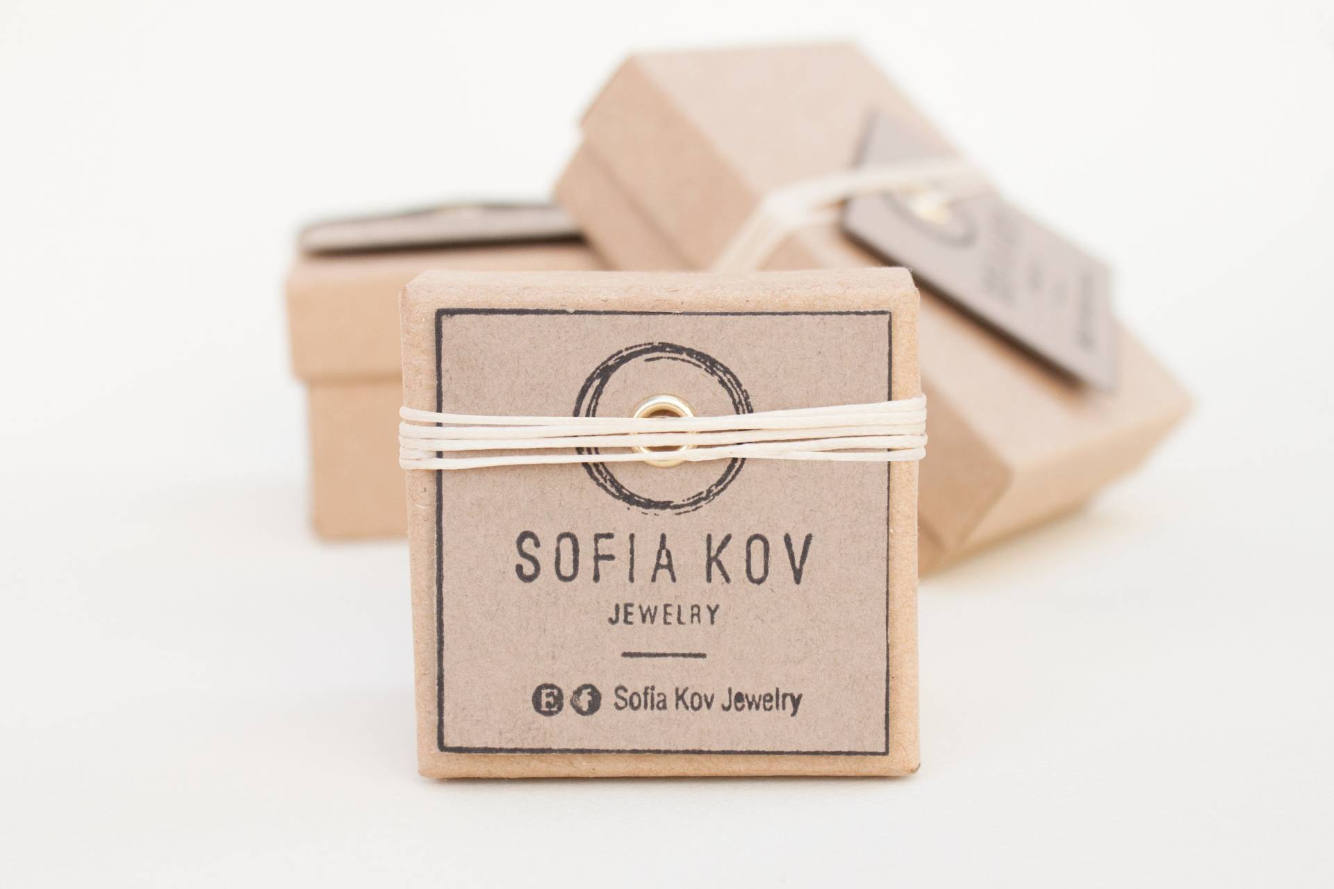 Versand Deutschlandweit von SofiaKovJewelry