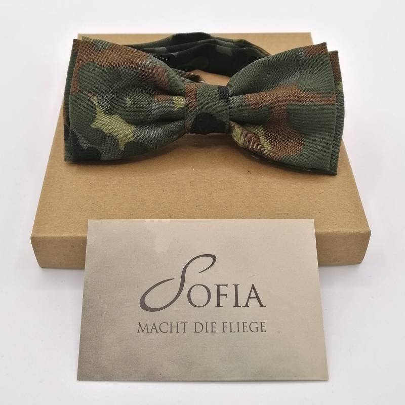 Fliege Camouflage, Bow Tie, Grün, Military Style, Baumwolle, Handgefertigt, Unikat, Einzelstück, Sofia Macht Die Fliege, Sofiamachtdiefliege von SofiamachtdieFliege