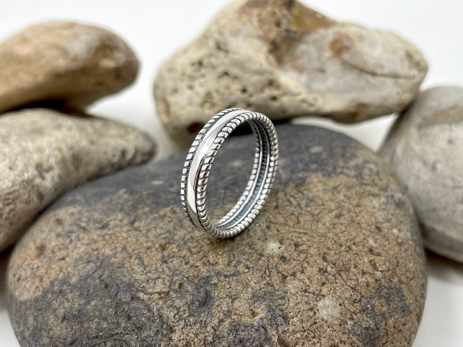 925 Sterling Silber Ring, Boho Massives Band, Vintage Twist 4mm Stapelringe Für Frauen & Männer von SofiasSilver