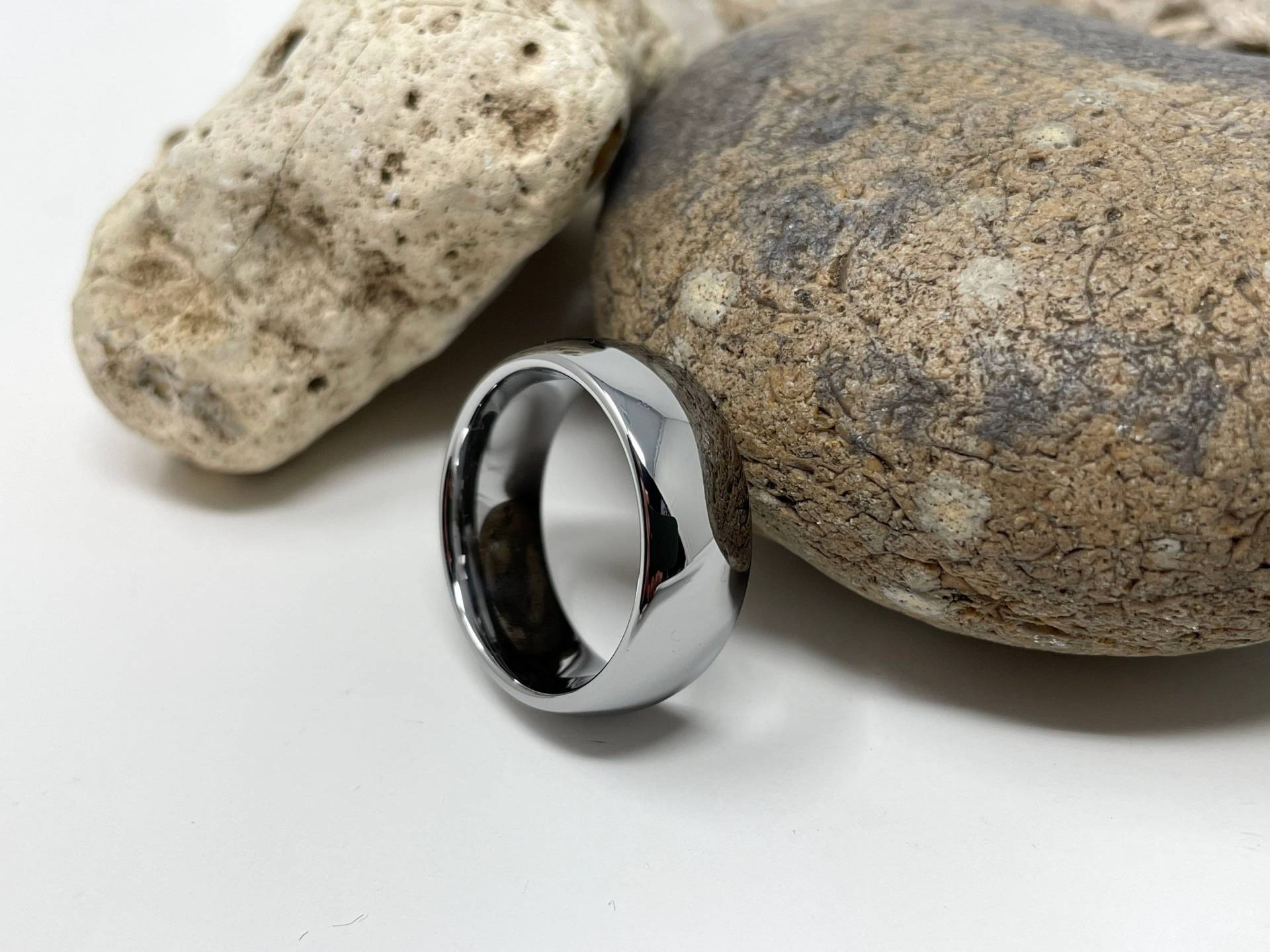 Silber Wolfram Ring, Ehering, Dicker 8mm Verlobungsring, Mann Ringe Für Männer Frauen, Jahrestag Ring von SofiasSilver