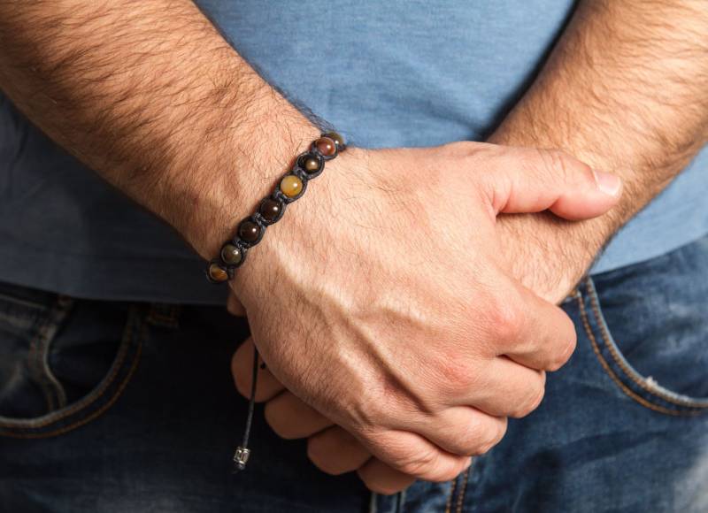 Braunes Achat Armband Für Männer Handgefertigter Makramee Edelstein Schmuck von SofiastyleByGeorgi