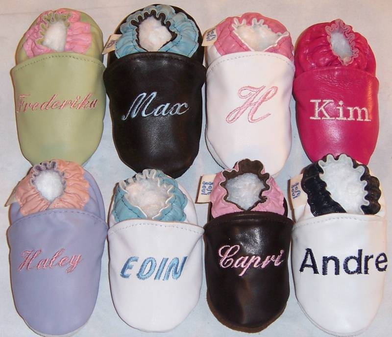 Monogramm Moxies - Lederschuhe Mit Weichen Sohlen Lederbabyschuhe Handgemachte Name Oder Auf Schuhen von SoftSoulBabyShoes