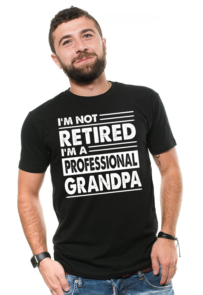 Opa T-Shirt Professionelles Opa-Hemd Lustiges Grandra-T-Shirt Nicht Im Ruhestand Bin Ich Ein Professionelles Vatertagsgeschenke von SoftStyleTees