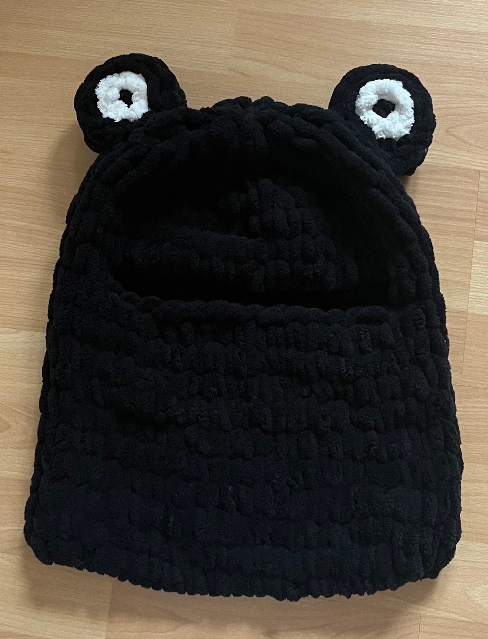 Frosch Balaclava Handgefertigt, Handgestrickt, Wolle Ski-Gesichtsmaske, Maske, Gehäkelte Balaclava, Personalisiertes Geschenk, Winter 2023 Trend von SoftcuddlesCo