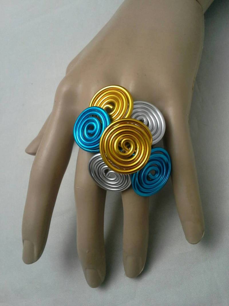 Oversized Ring, Wire Wrapped Draht Extra Großer Frauen Bunter Ring von SoftlySisterDesigns