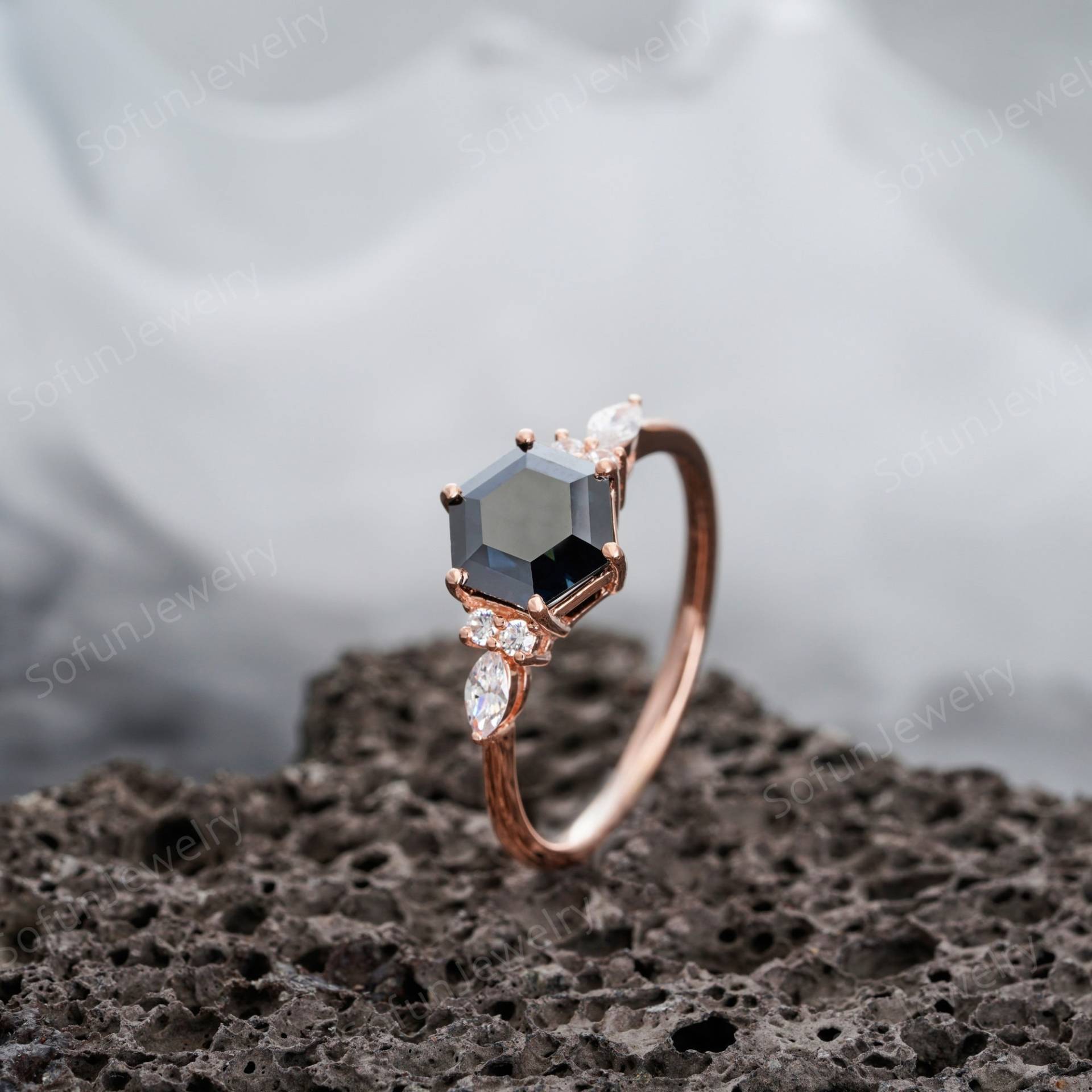 Vintage 2 Karat Hexagon Cut Schwarz Moissanite Verlobungsring, Einzigartige 14K Rose Gold/Silber Versprechen Ehering Geschenk Für Frauen von SofunJewelry