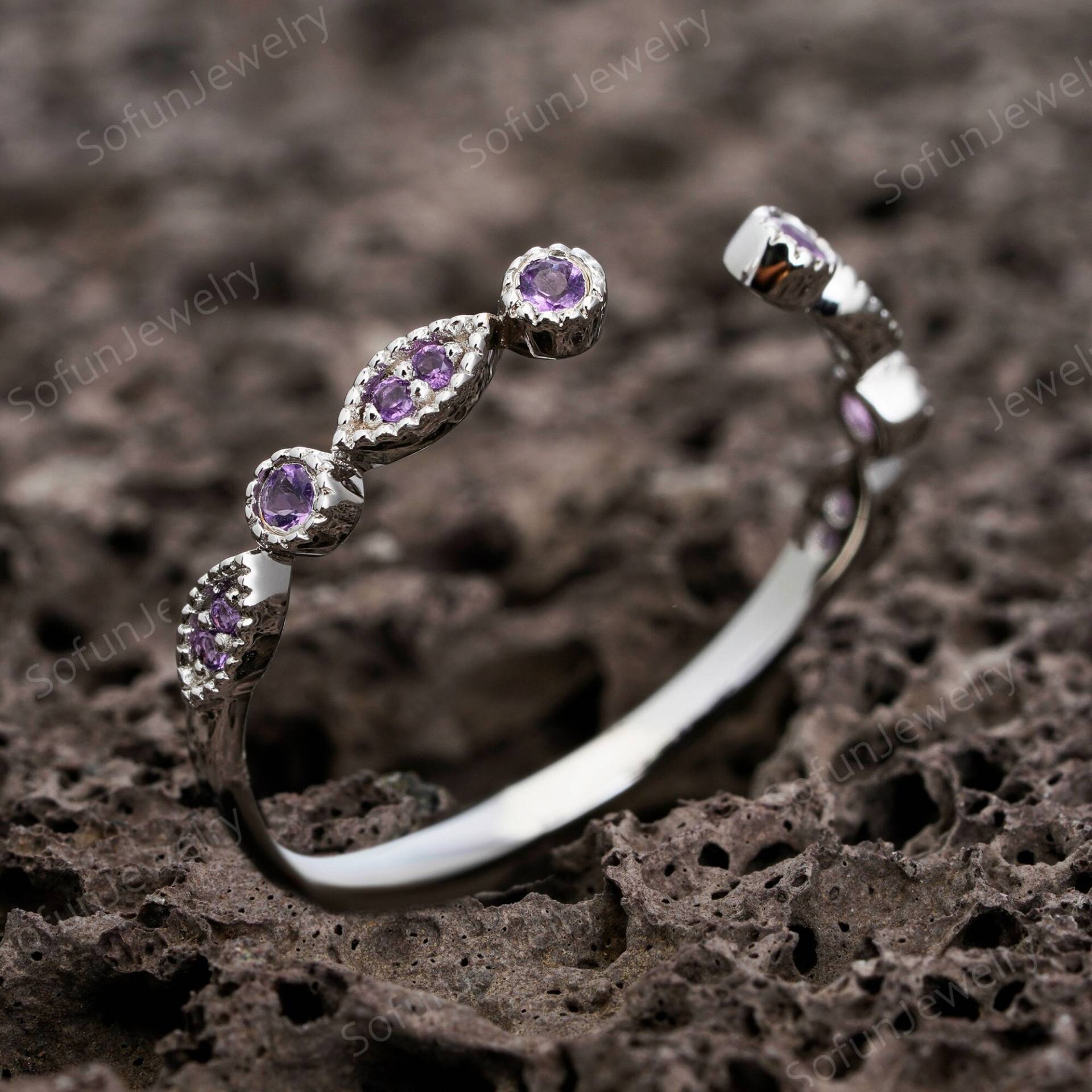 Vintage Lila Amethyst Verlobungsring, Unikat Silber Open Gap Hochzeit Matching Band 14K Weißgold Versprechen Ring Für Frauen von SofunJewelry