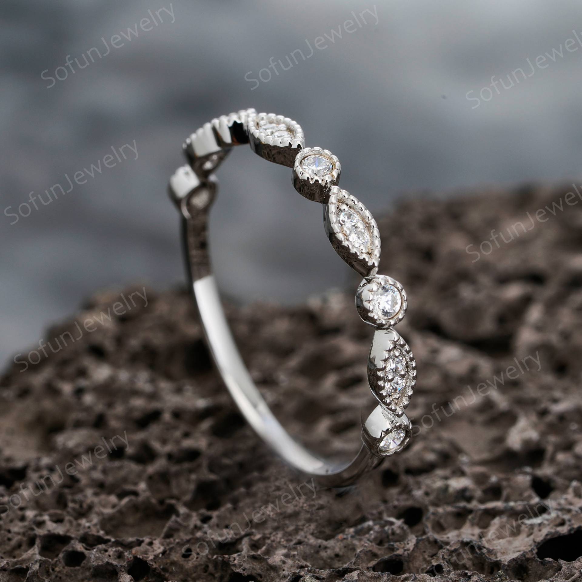 Vintage Moissanite Gerade Ehering, 14K Weißgold Halb Eternity Matching Band, Silber 925 Stapelbar Verlobungsring Versprechen von SofunJewelry