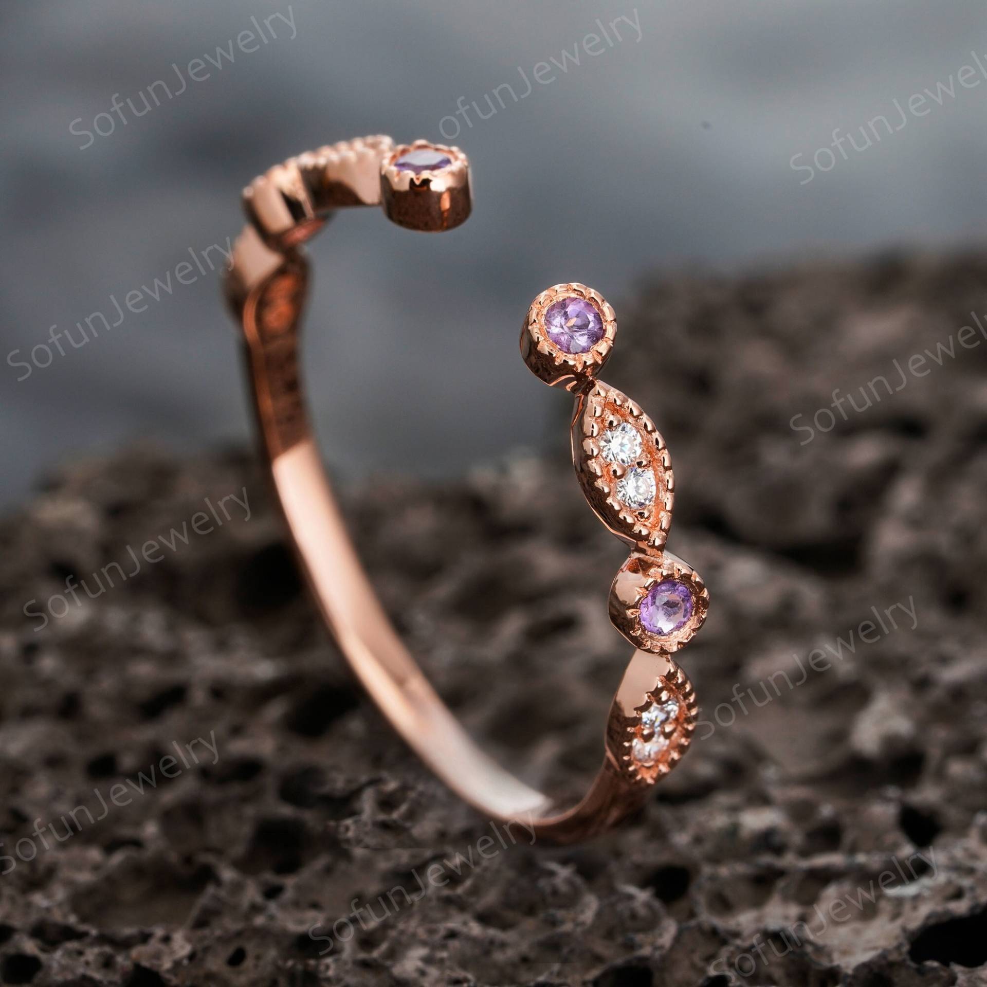 Vintage Open Gap Amethyst Ehering, Stapelbarer Verlobungsring-Enhancer Matching Band, Halb Eternity Rose Gold Jahrestag Versprechen Ring von SofunJewelry