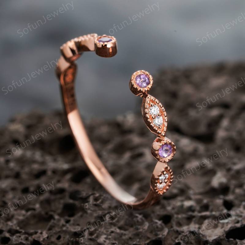 Vintage Open Gap Amethyst Ehering, Stapelbar Verlobungsringenhancer Passende Band, Halbe Ewigkeit Rosegold Jahrestag Versprechen Ring von SofunJewelry