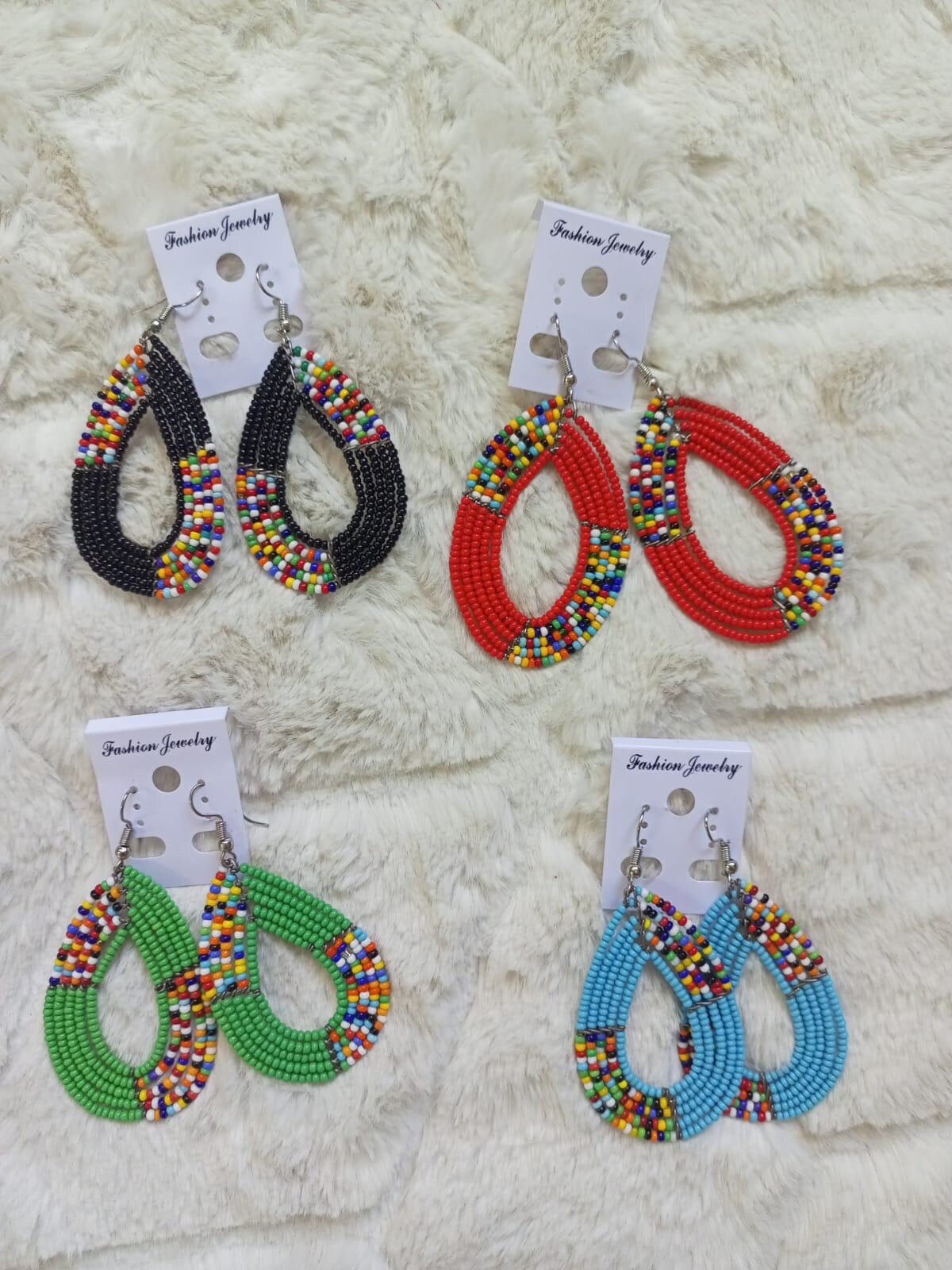 African Maassi Beads Earings von Sokonelaian