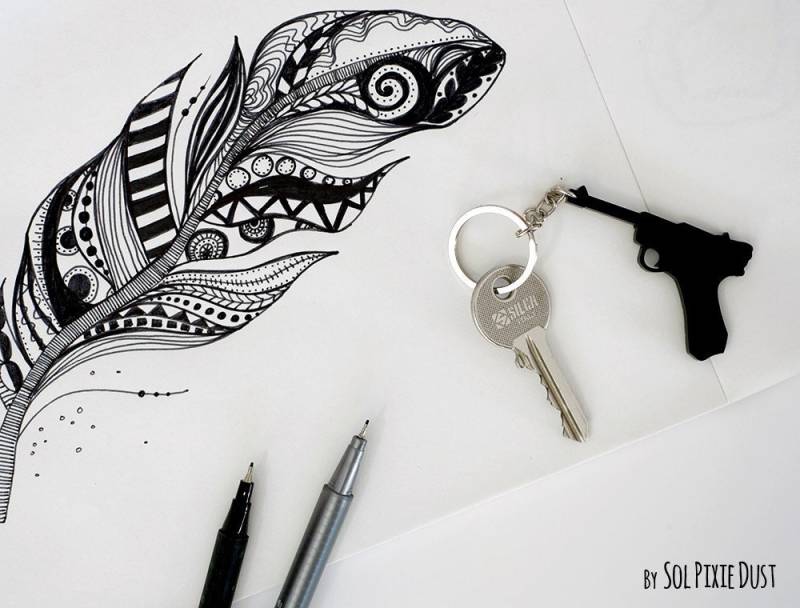 Schlüsselanhänger - Handfeuerwaffen-Silhouette Schlüsselanhänger - Handfeuerwaffen-Silhouette von SolPixieDust