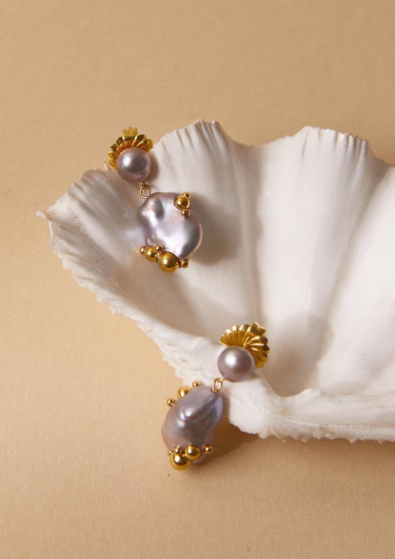 18K Gold Plated Barock Perle Sterling Silber Ohrstecker von SolarSilverAndGold