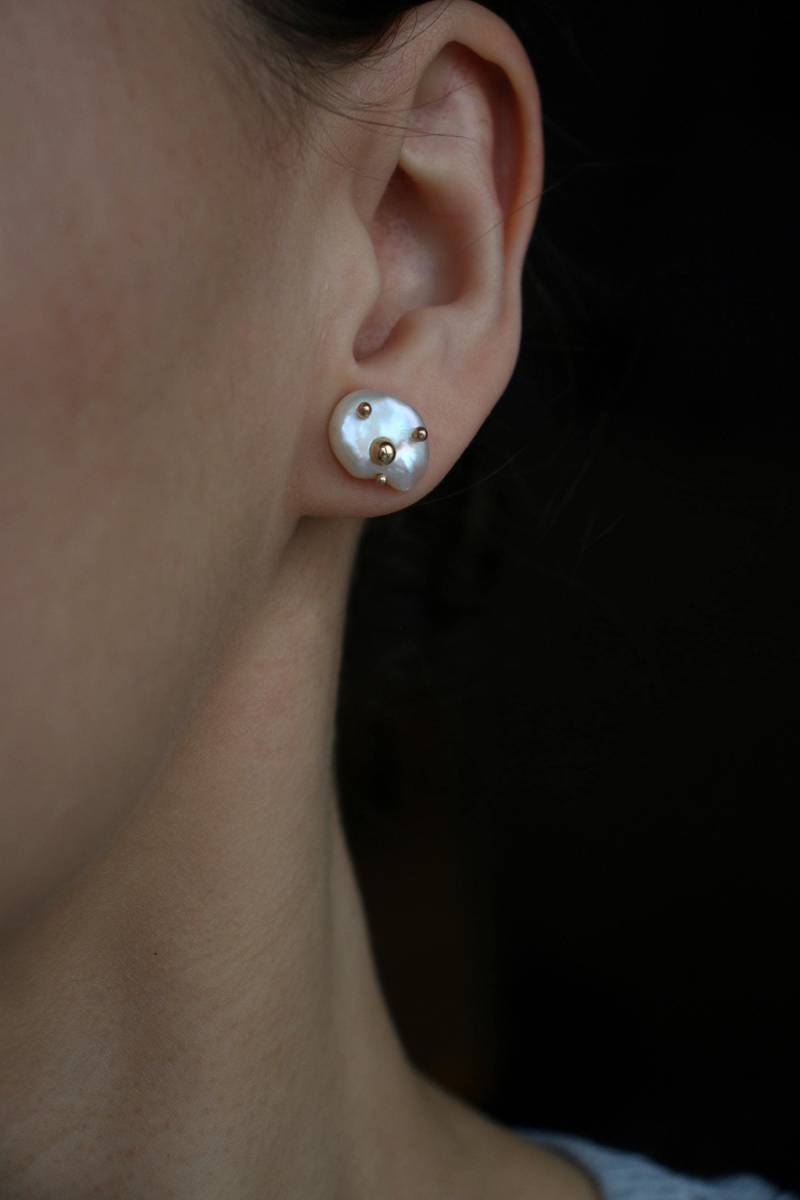 Barock Perle 14K Gold Ohrstecker Zarte Hochzeits Schmuck von SolarSilverAndGold