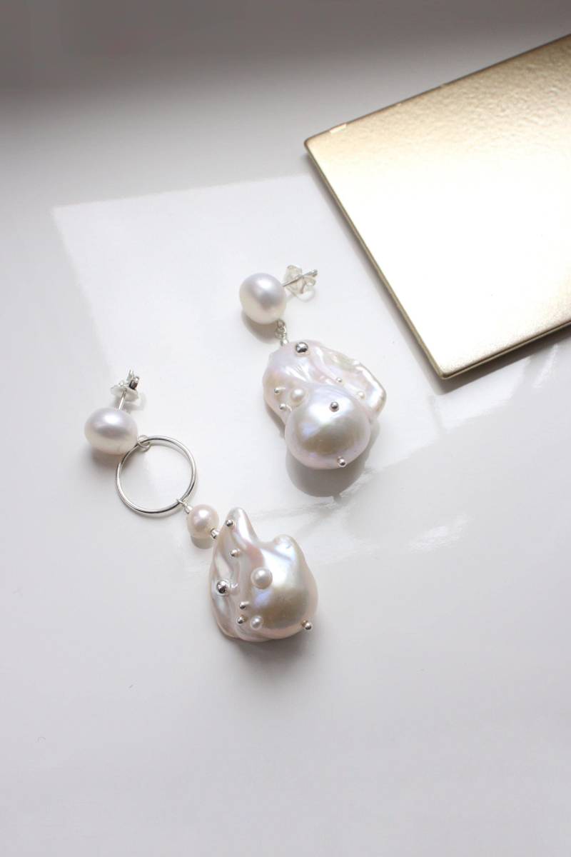 Mismatched Barock Perlen Ohrringe Sterlingsilber Hochzeitsschmuck von SolarSilverAndGold