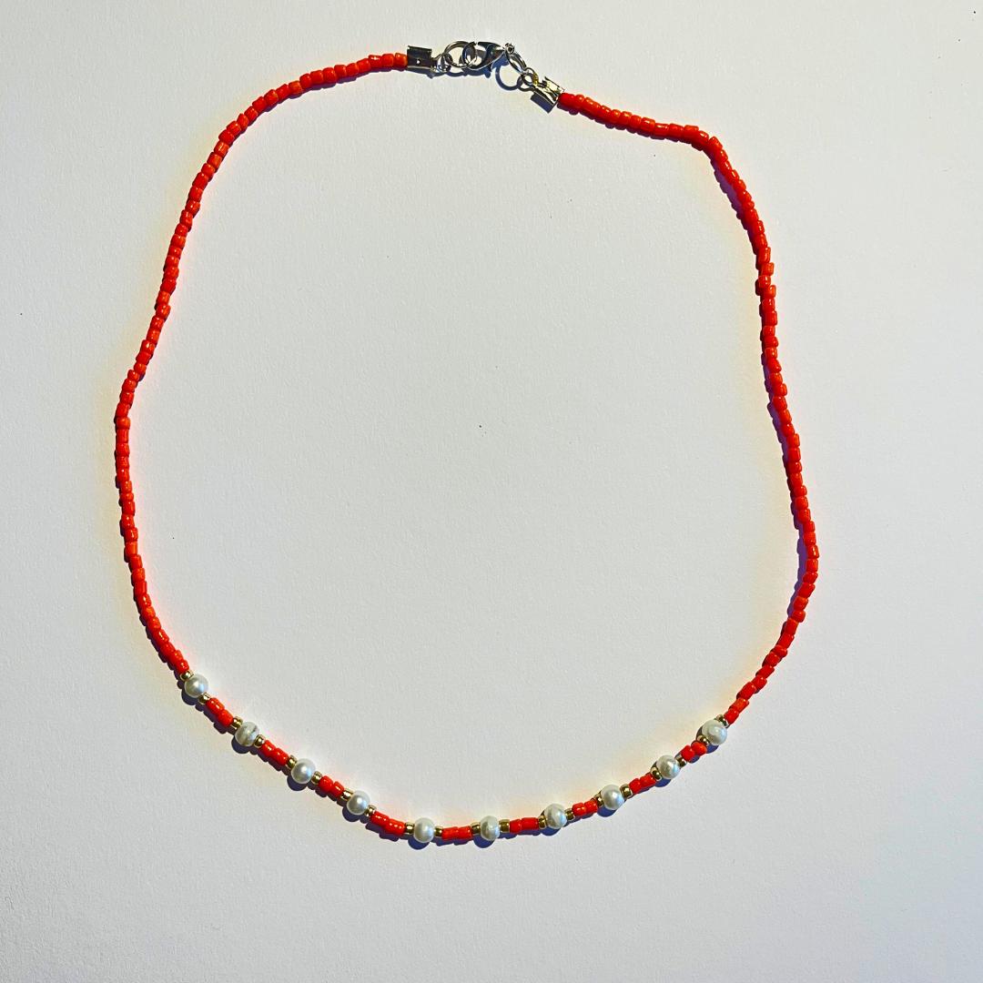 Handgemachte Orange Perlenkette Bunter Schmuck Für Jeden Tag Handgemachte Orange Perlenkette Bunter Schmuck Für Jeden Tag von SolegaHandmade