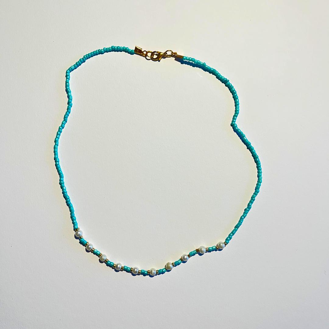 Handgemachte Türkis Perlenkette Bunter Schmuck Für Jeden Tag Handgemachte Türkis Perlenkette Bunter Schmuck Für Jeden Tag von SolegaHandmade