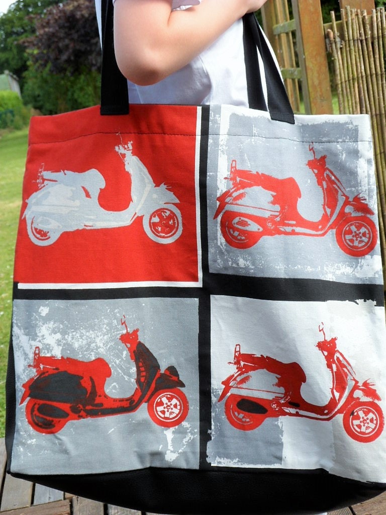 Einkaufstasche Roller Weg Andy Warhol Schwarz Grau Und Rot von SoleilDuNordShop