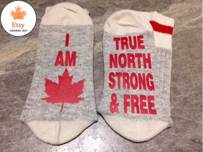 I Am Canadian ... True North Strong & Free | Wort Socken - Lustige Neuheit Socken von SolelySocks