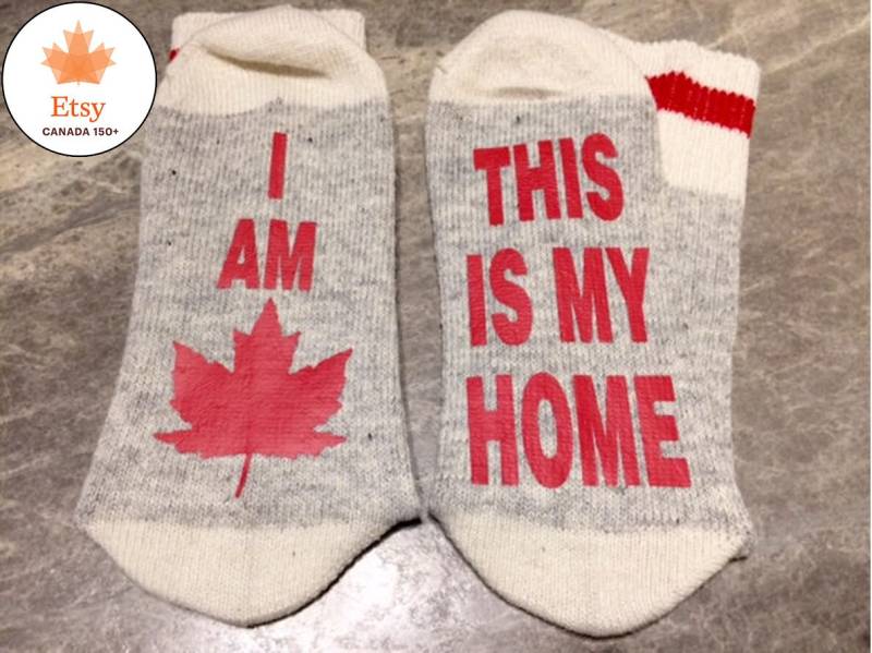 Ich Bin Kanadier ... Das Ist Mein Zuhause | Wort Socken - Lustige Neuheit Socken von SolelySocks