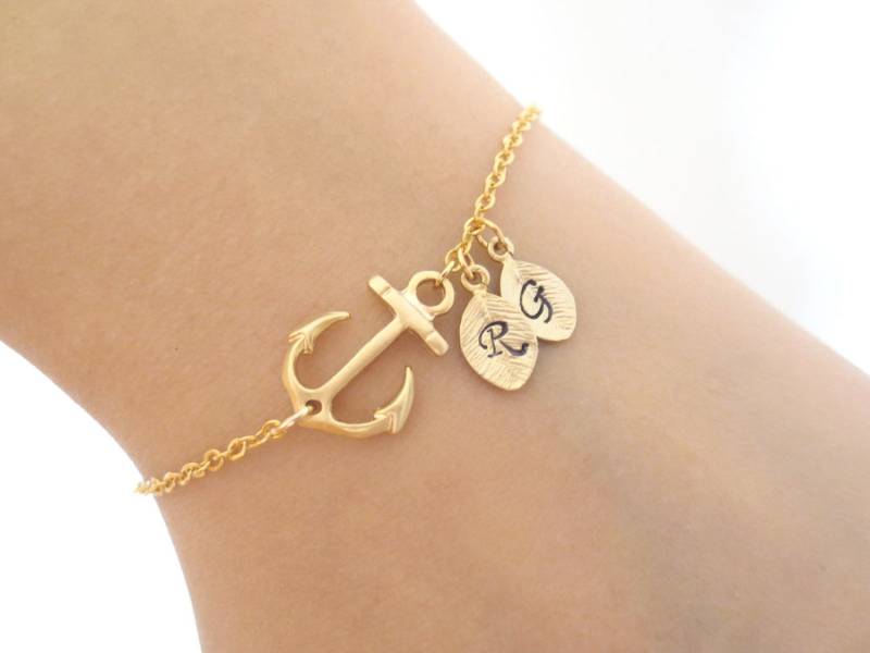 Personalisiertes Armband Gold Anker Anfangsarmband Handgemachtes Geschenk Handgemachter Schmuck Für Frauen Oma von Solistar