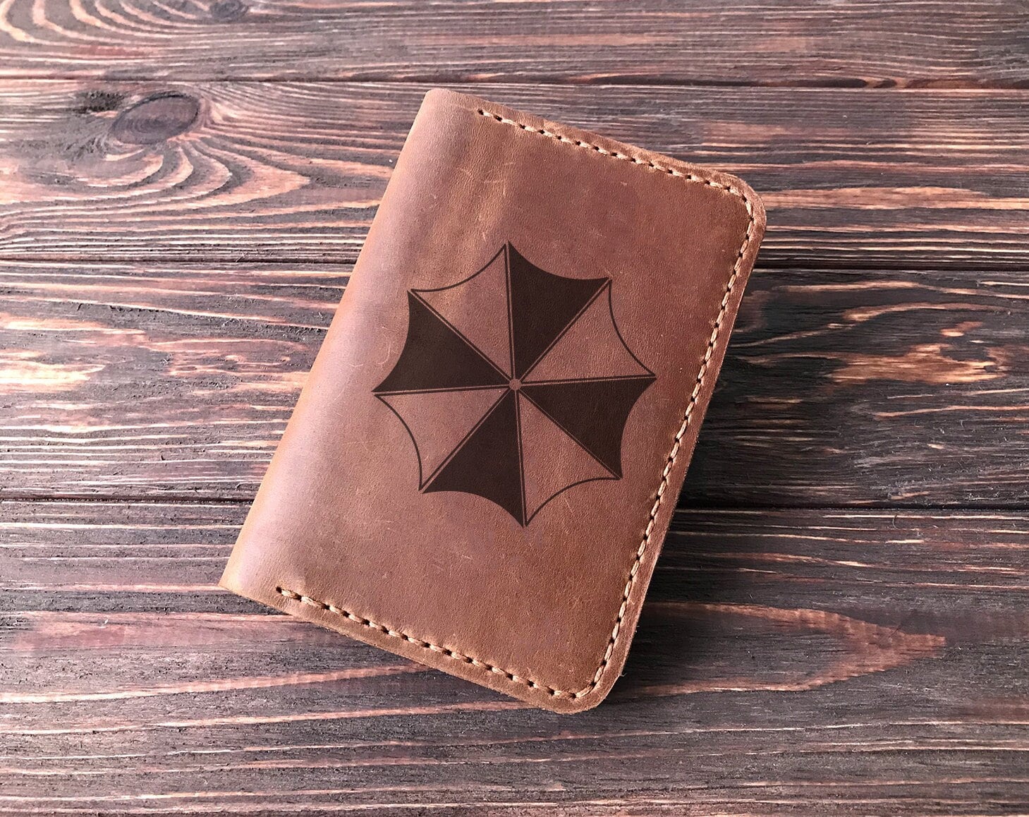 Umbrella Corporation Resident Evil Passport Portemonnaie Weihnachten Geschenk Für Gamer Cover Leder Holder Personalisiertes Ihn von SolitaryDeer