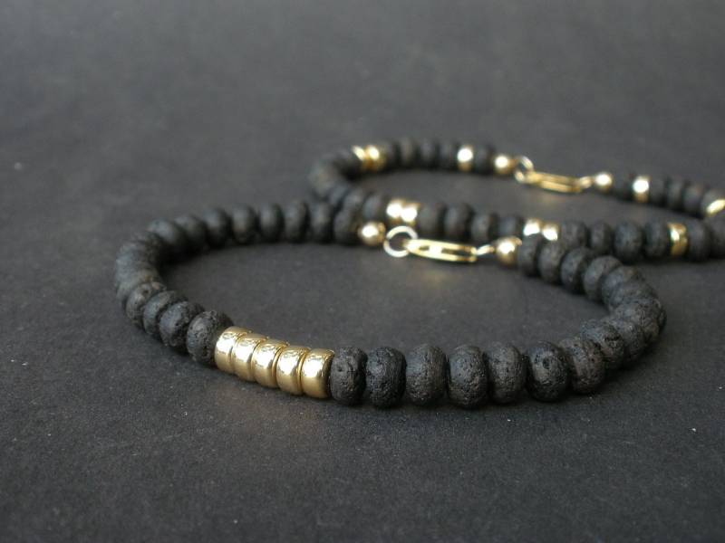 Schwarz Und Gold Schmuck, Schwarze Lava Rondelle 6 Mm, 14Kt Gelbgold Gefüllt Armband, Lanzarote Armband Schwarz Und Gold Schmuck, Schwarze Lava Rondelle 6 Mm, 14Kt Gelbgold Gefüllt Armband, Lanzarote Armband von SolitaryMountain
