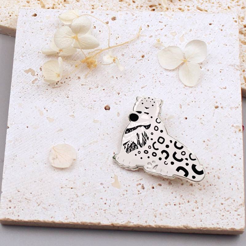 Schneeleopard Emaille Pin, Tier Brosche Anstecknadel, Wwf Spende Schneeleopard Emaille Pin, Tier Brosche Anstecknadel, Wwf Spende von SolnMarArt