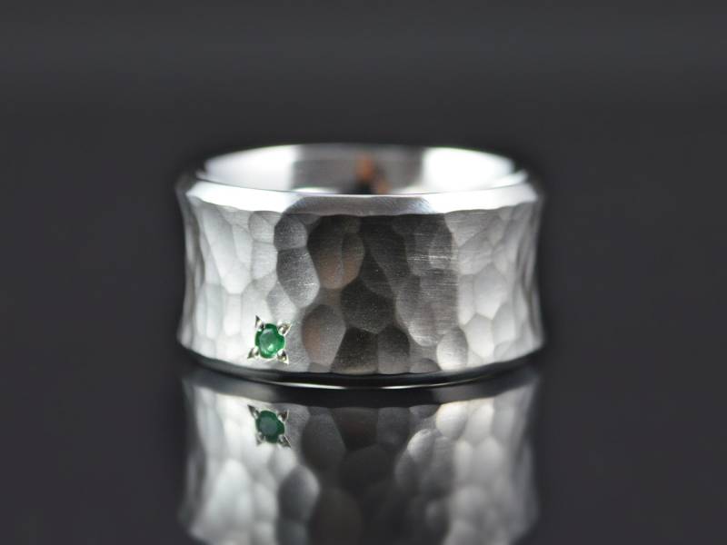 Ring "Concave Smaragd" Silber von Solo1Unikatschmuck