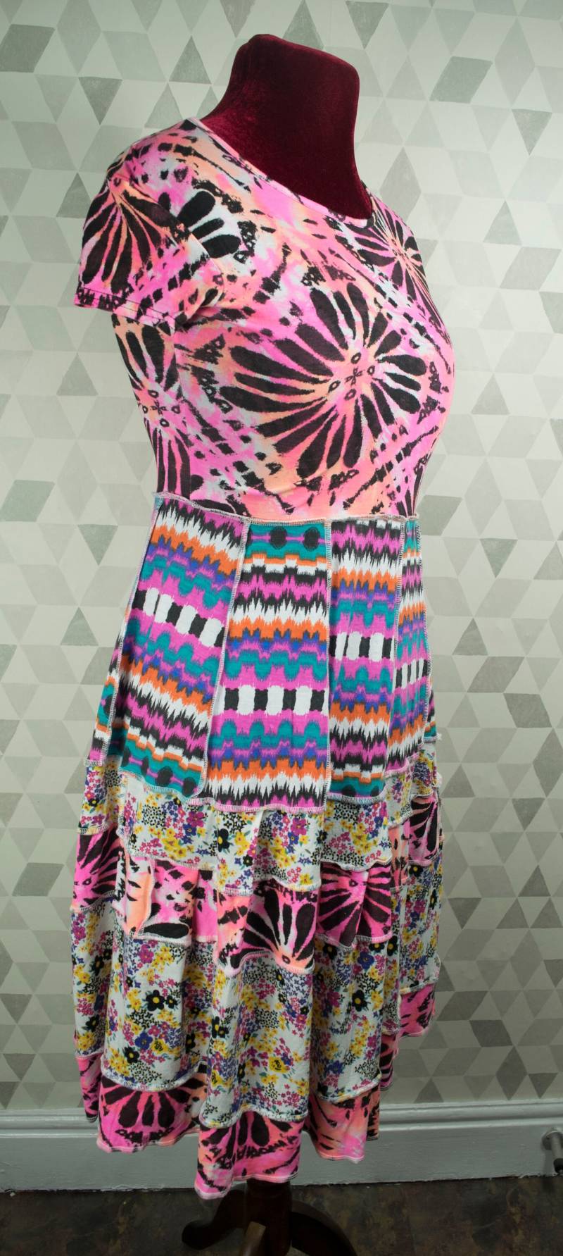 Bereit Zu Versenden, Up-Cycled Kleid. Super Hell. Tie Dye Fetsival Dress.uk Verkäufer, Schiff Weltweit von SolusClothes