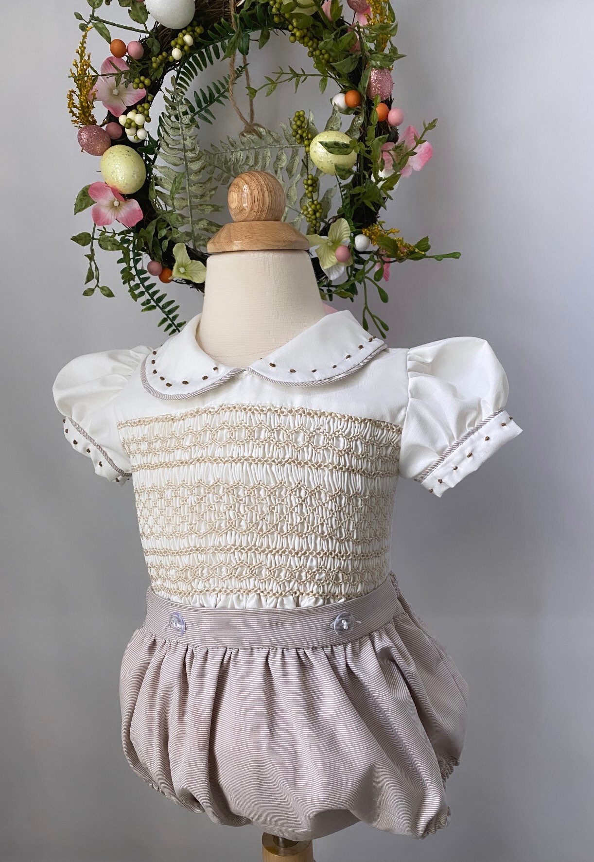 Gesmokt Embroidery Kleid - Bischof Strampler Gesmokt Body Gesmokt Embroidery Kleid - Bischof Strampler Gesmokt Body von SolusDesignsshop