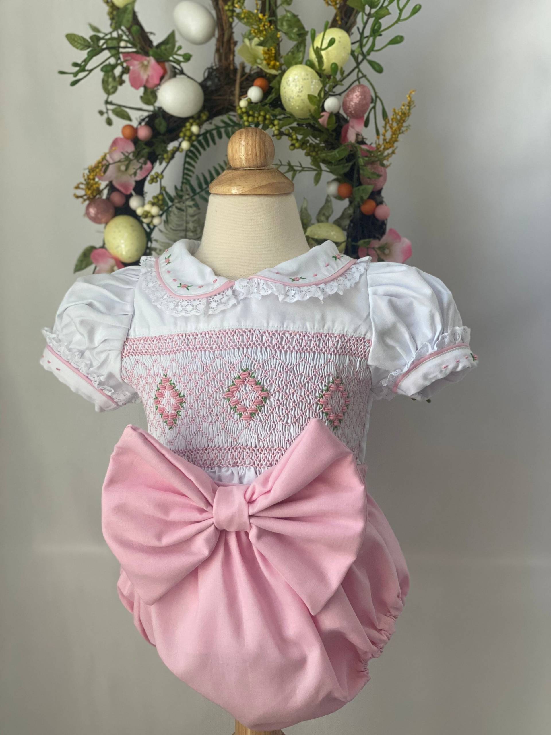 Gesmokt Embroidery Kleid - Bischof Strampler Gesmokt Body Gesmokt Embroidery Kleid - Bischof Strampler Gesmokt Body von SolusDesignsshop