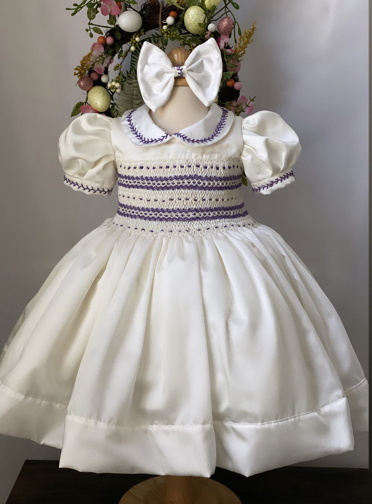 Gesmokt Stickerei Kleid - Bischof Abendkleid Gesmokt Stickerei Kleid - Bischof Abendkleid von SolusDesignsshop