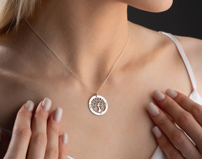 Lebensbaum Familienkette Personalisierte Kette Silber Mit Anhänger Gold Gravierte Kettenanhänger Frauen Valentinstag von SolvJewels