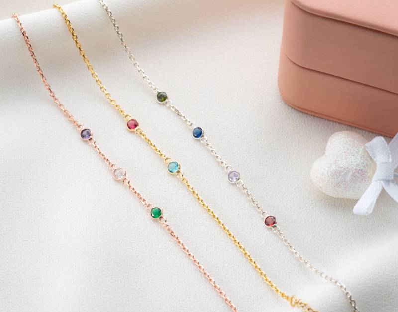 Personalisiertes Armband Mit Geburtsstein Schmuck Silber Familien Geburtssteinen Geschenk Für Mutter Von Kind Zum Muttertag von SolvJewels