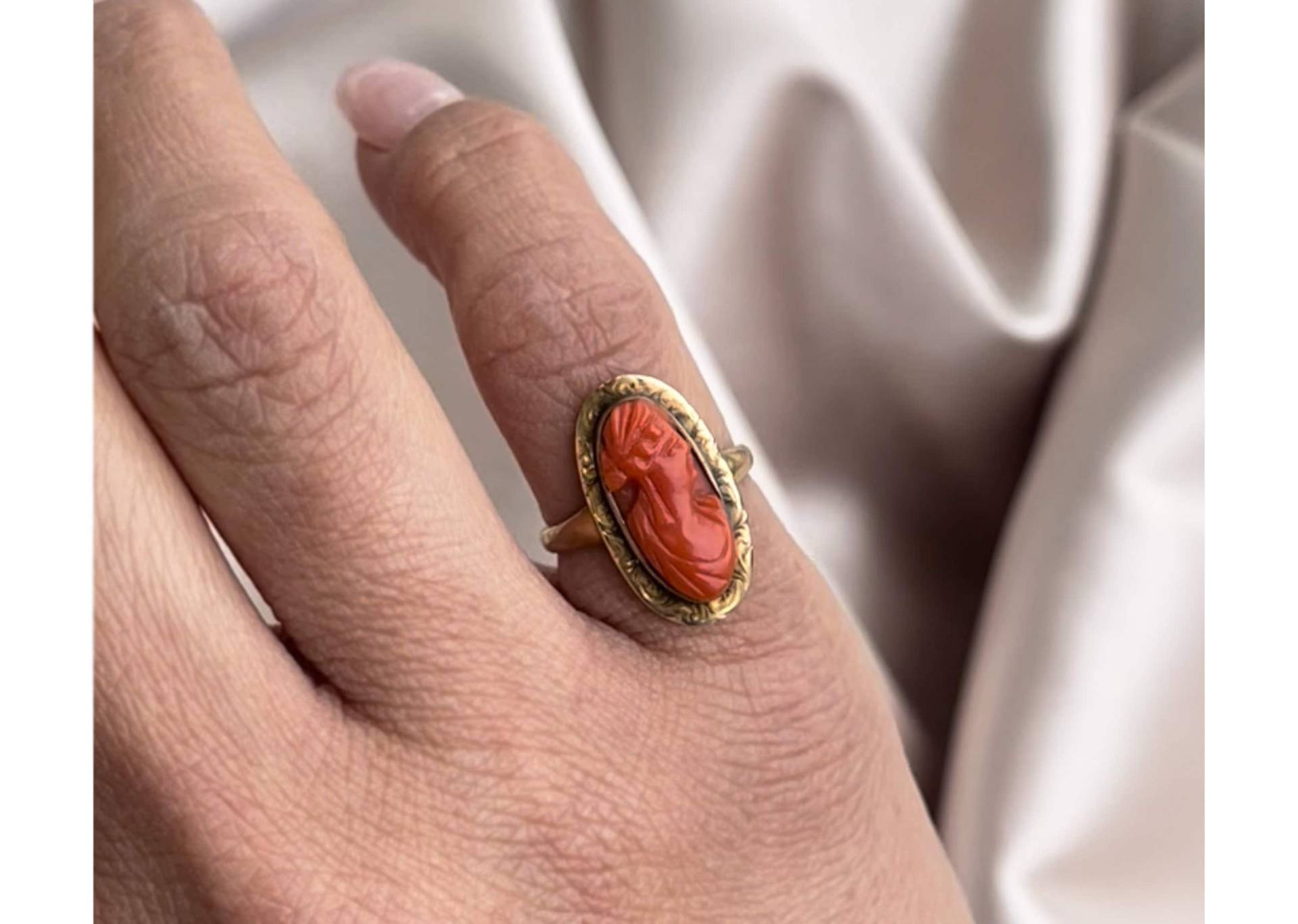 10K Hamilton Rose Gold Antique Victorian Coral Cameo Of Woman Ring - Repousse/Chased Bezel von SomedayJewels