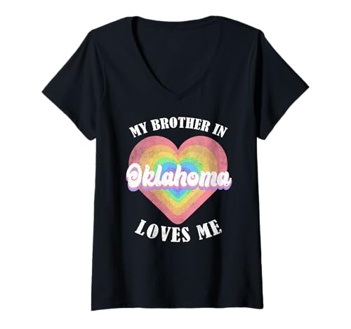 Damen Mein Bruder in Oklahoma liebt Mich, Herz, USA, US-Bundesstaat T-Shirt mit V-Ausschnitt von Someone Loves Me In US State Of Oklahoma
