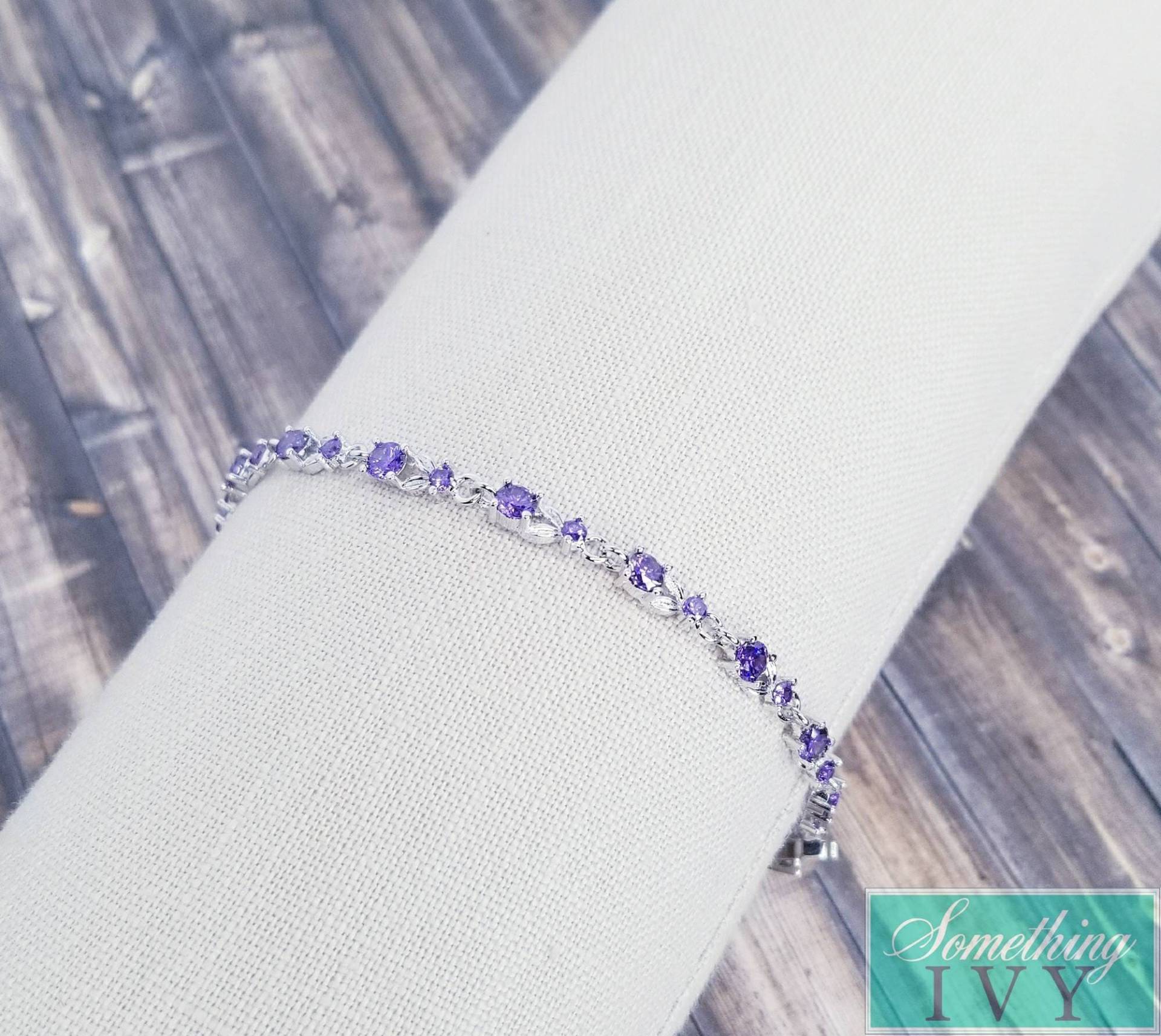 Amethyst Armband - Lila Lavendel Farbe Armbänder Kristall von SomethingIvy