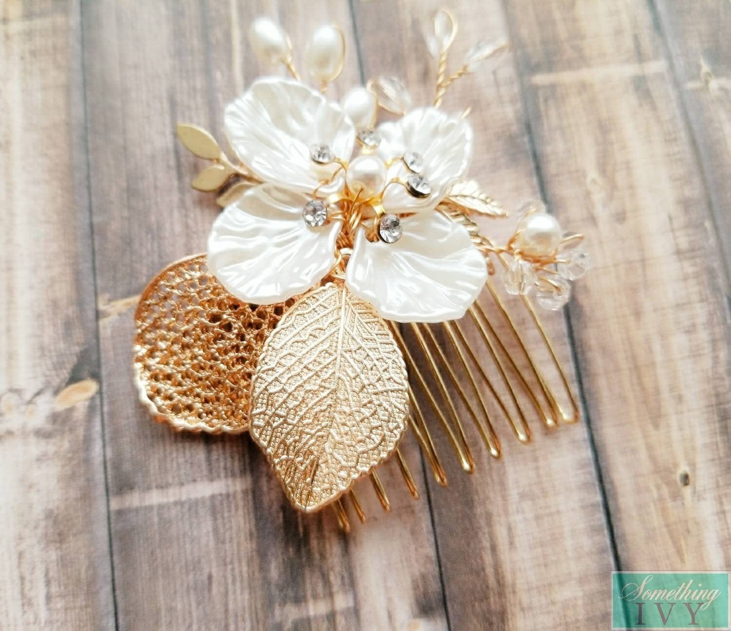 Kleine Gold Kamm Mit Perlen Glasierte Blumen Gitter Blätter - Haarspange Brautkämme Haarkämme von SomethingIvy