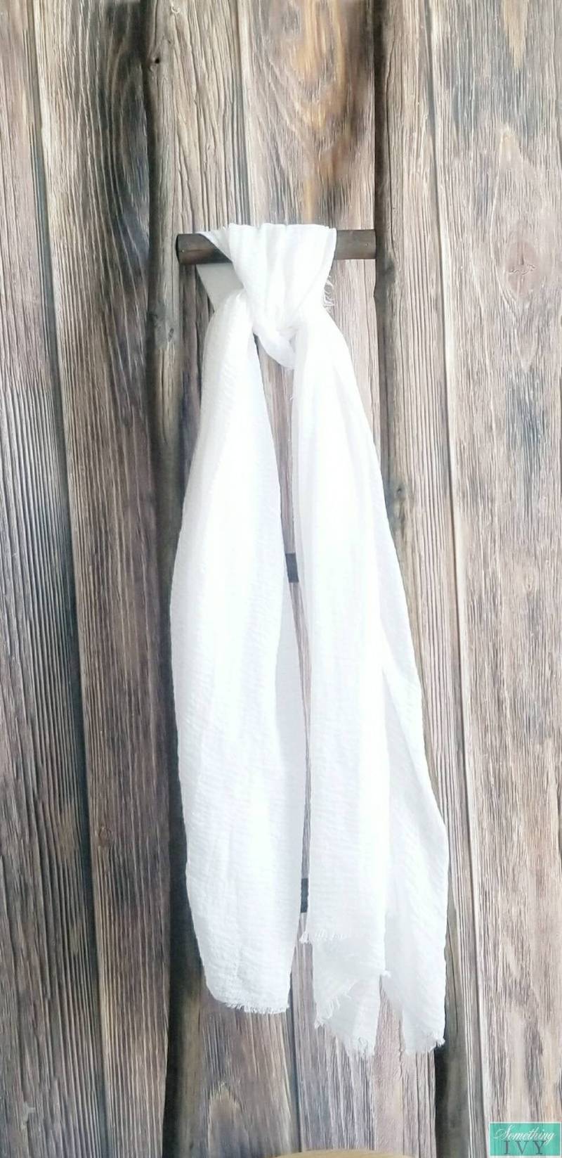 Lux Soft Weißer Baumwollschal - Weiße Farbe Wrap Pashmina Cover Ups Hochzeit Wraps Brautjungfern Schals Abendkleid von SomethingIvy